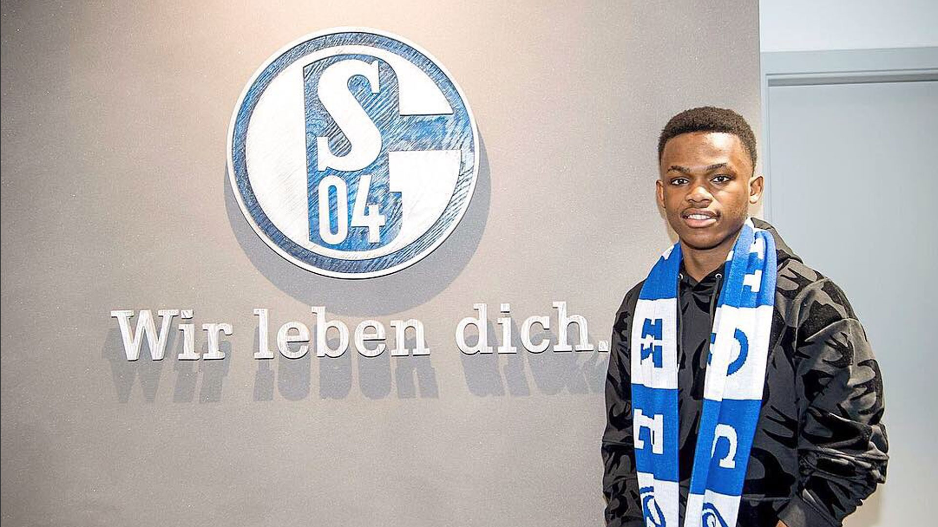 跑龙套还是 跑龙套还是