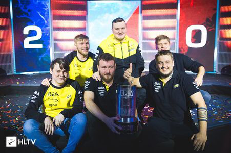 轻球员之一 轻球员之一