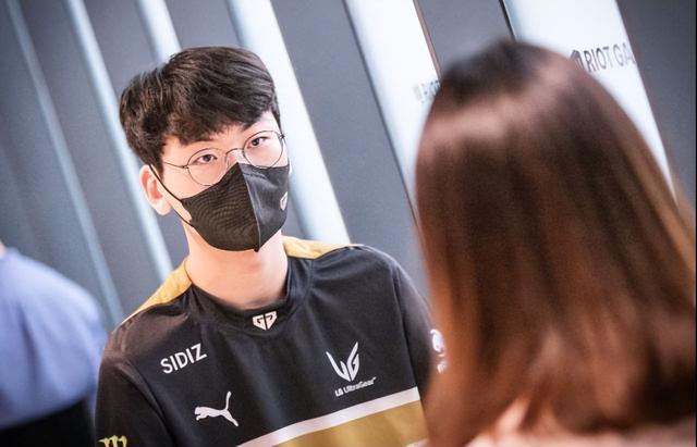 如今的他 如今的他