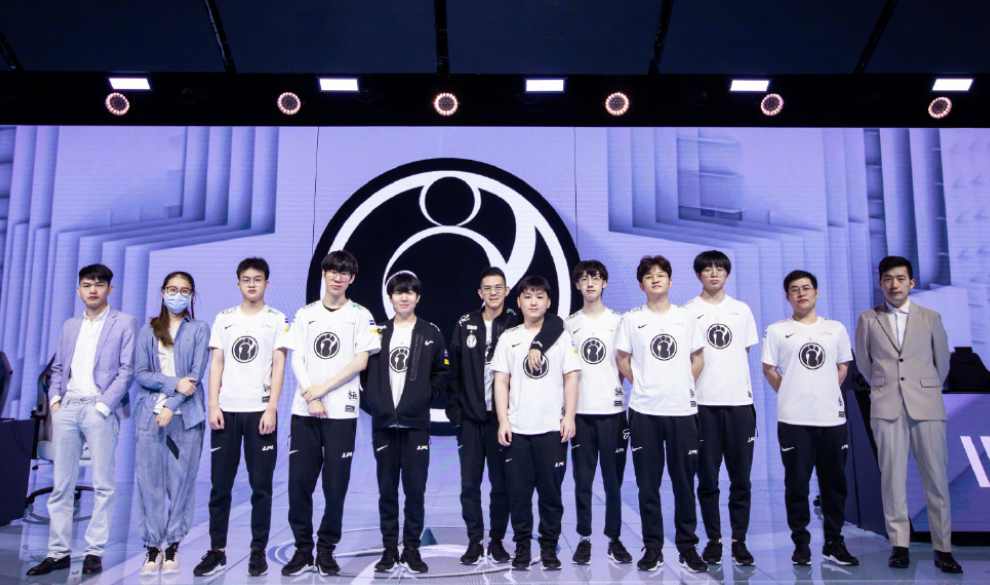 得如此成就 得如此成就